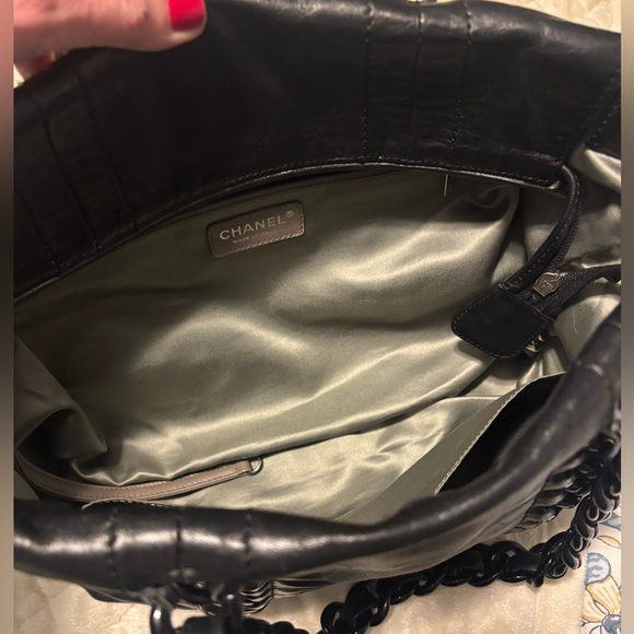 Circa 2005-2006 Authentic Chanel Tote Bag - Picture 2 of 7